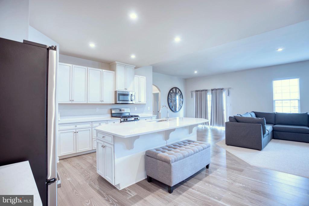 246 Anglesey Dr