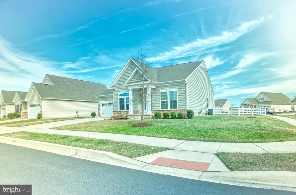 246 Anglesey Dr