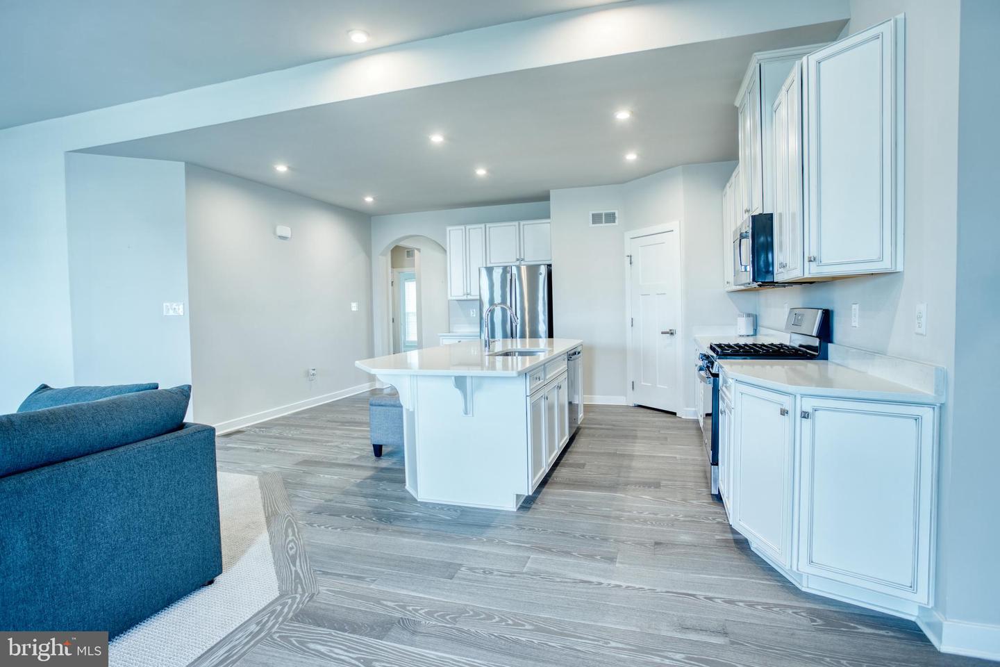 246 Anglesey Dr