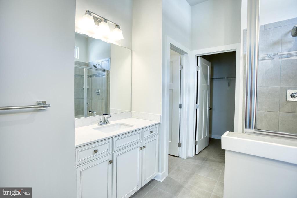 246 Anglesey Dr
