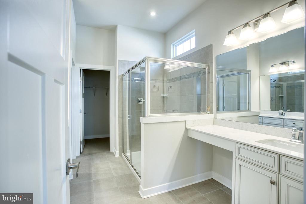 246 Anglesey Dr