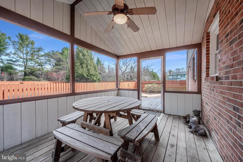 4 Phoenix Dr
