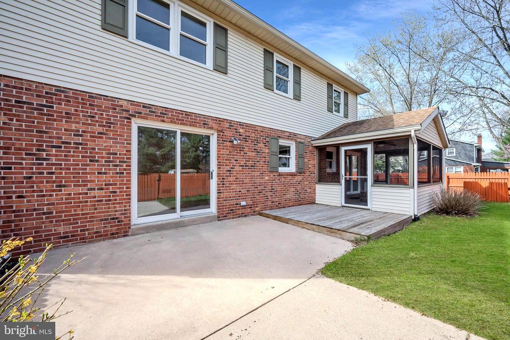 4 Phoenix Dr