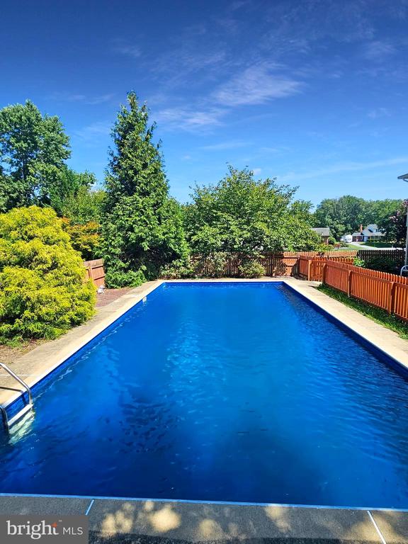 4 Phoenix Dr