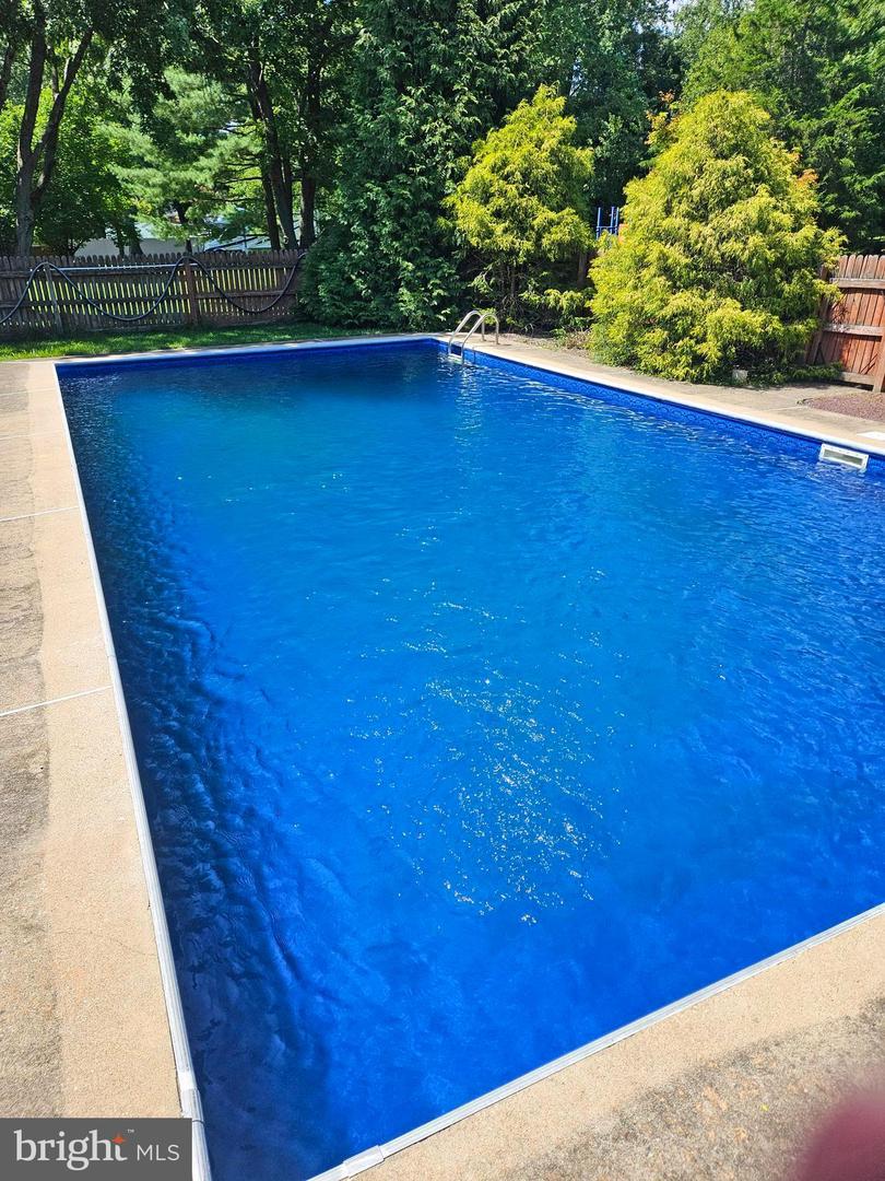 4 Phoenix Dr