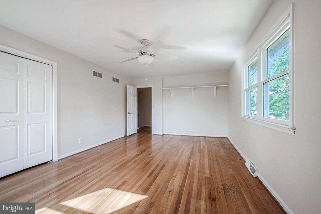 4 Phoenix Dr