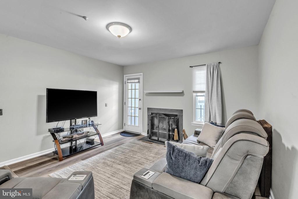 404 Waters Edge Dr #55