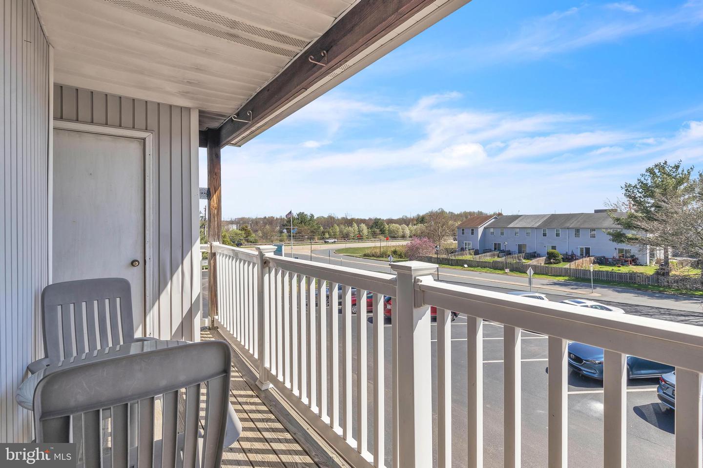 209 Waters Edge Dr #20