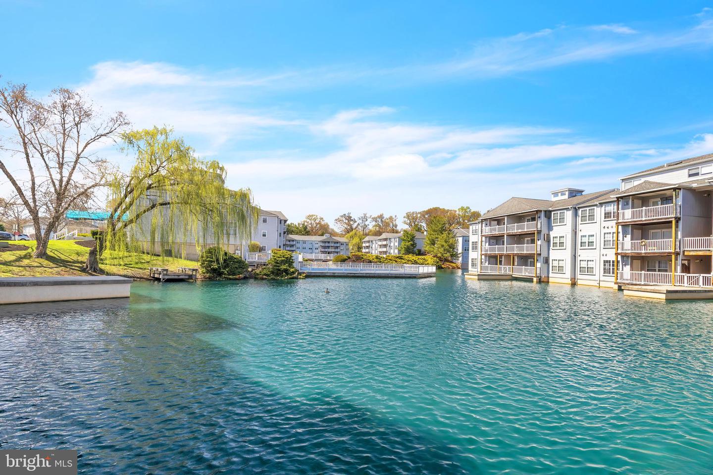 209 Waters Edge Dr #20