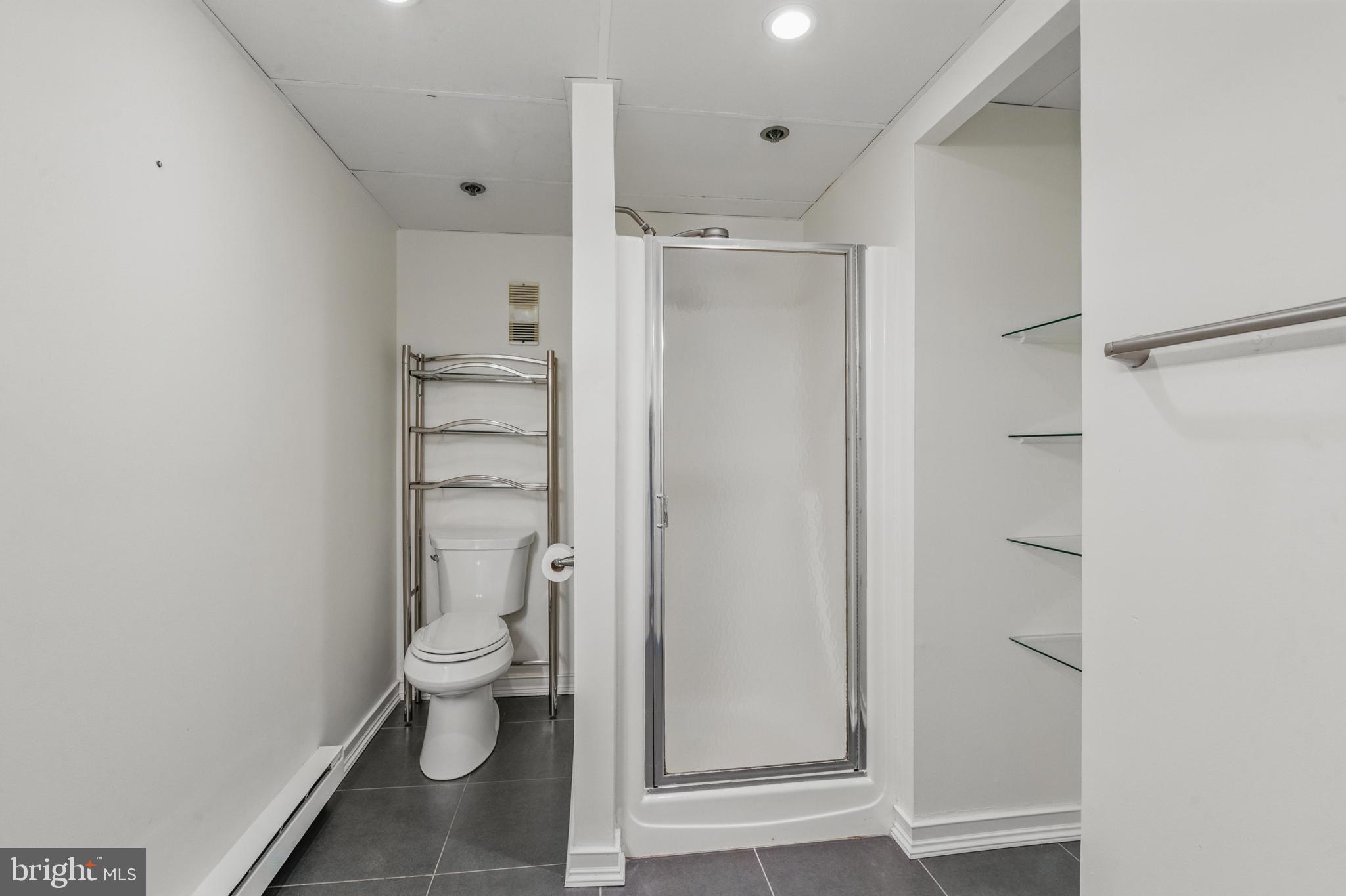 900-Unit N Broom St #23