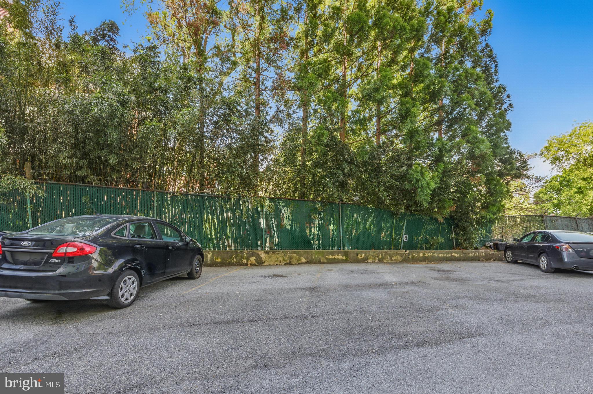 900-Unit N Broom St #23