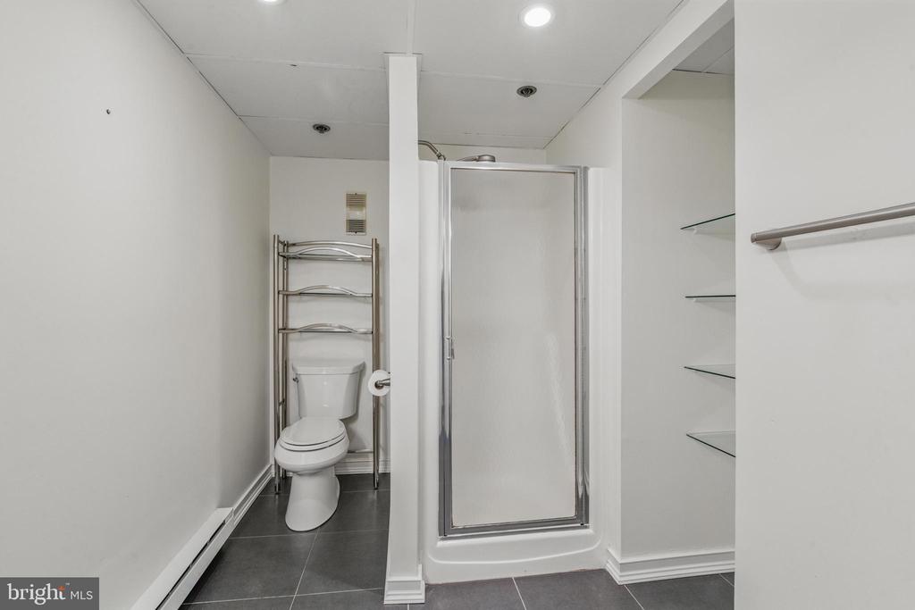900-Unit N Broom St #23