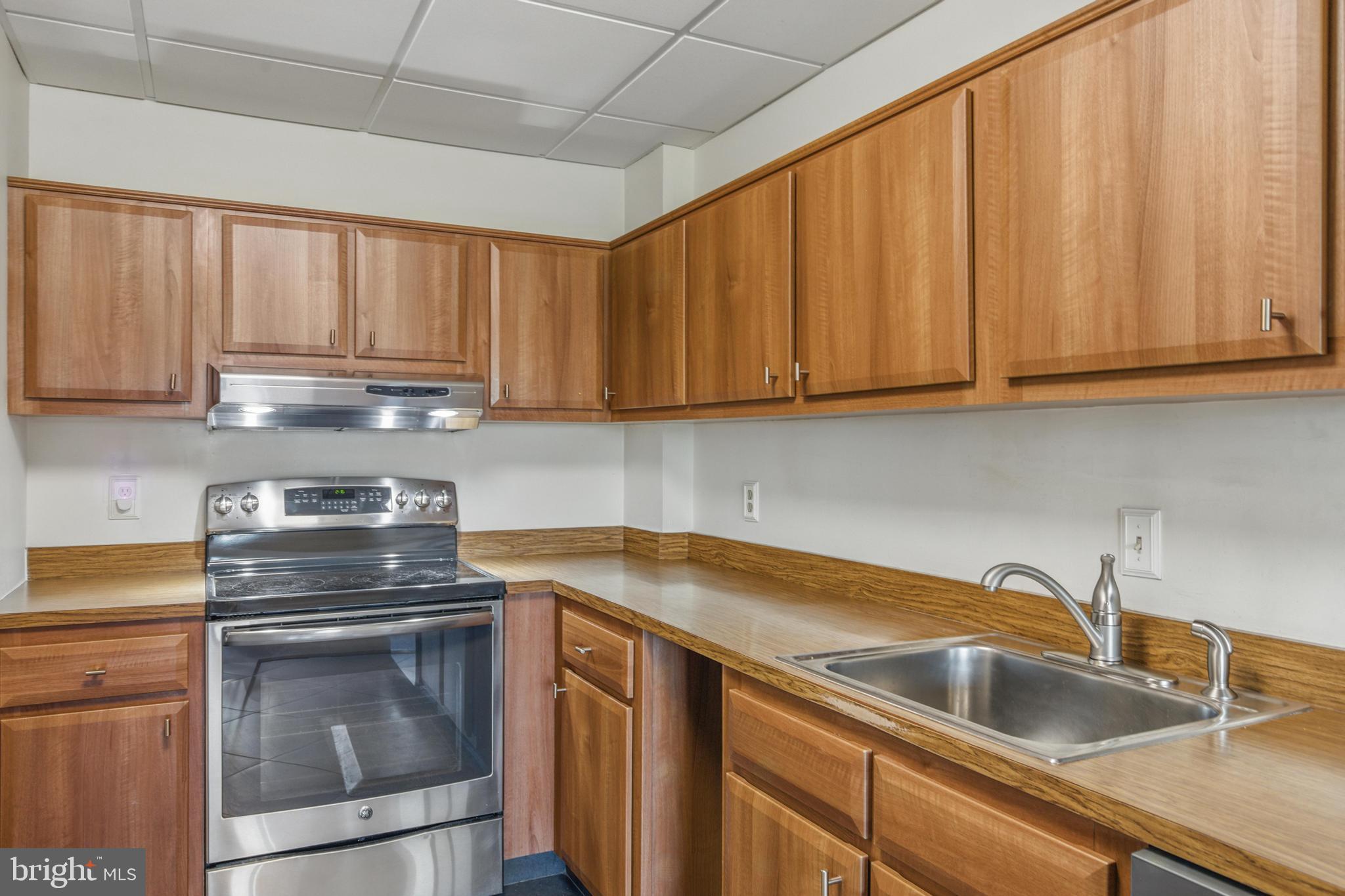 900-Unit N Broom St #23