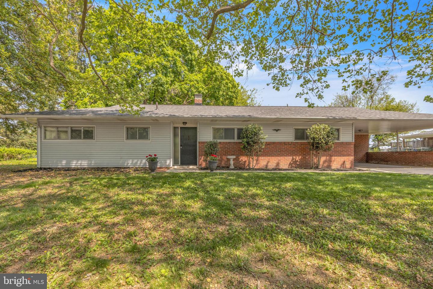17 Kensington Ln