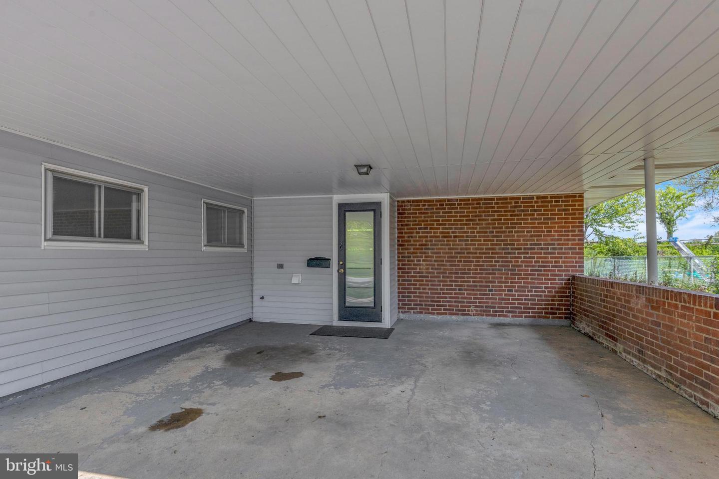 17 Kensington Ln
