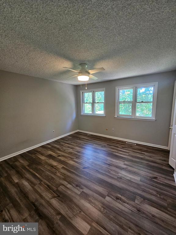 5424 JENMATT DR