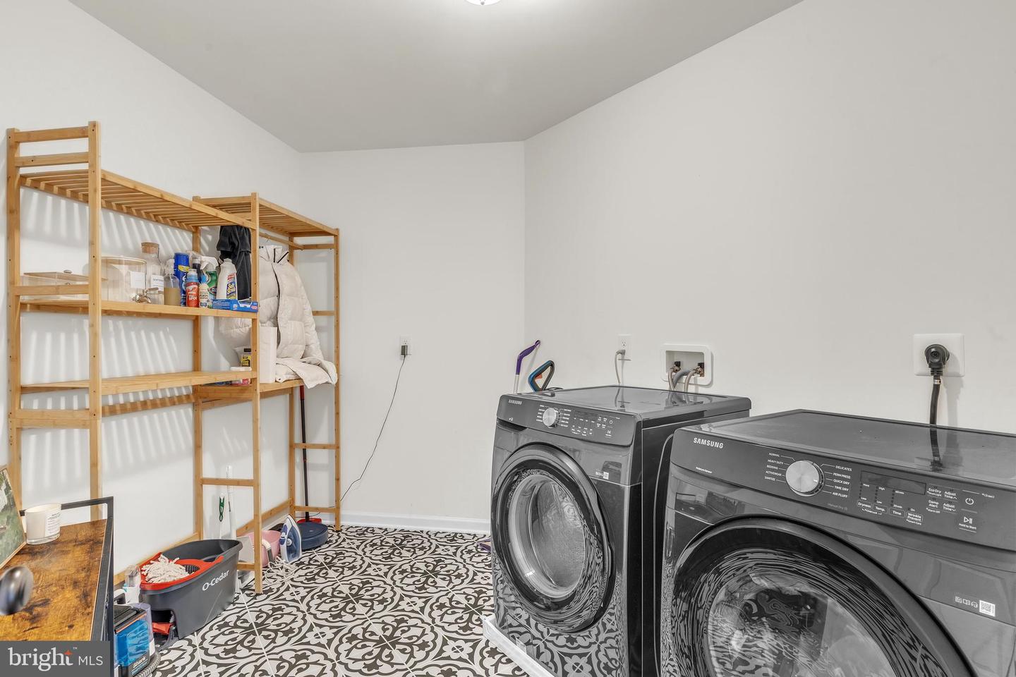 340 Ellenwood Dr