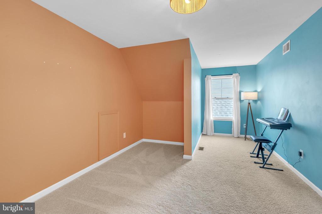 340 Ellenwood Dr