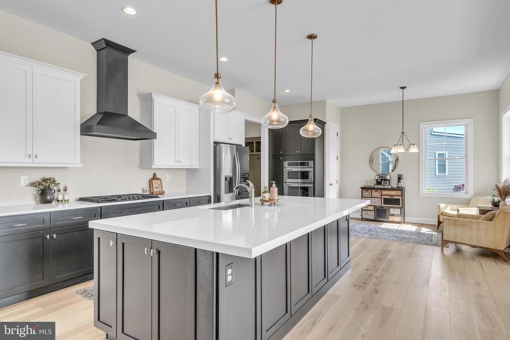 340 Ellenwood Dr