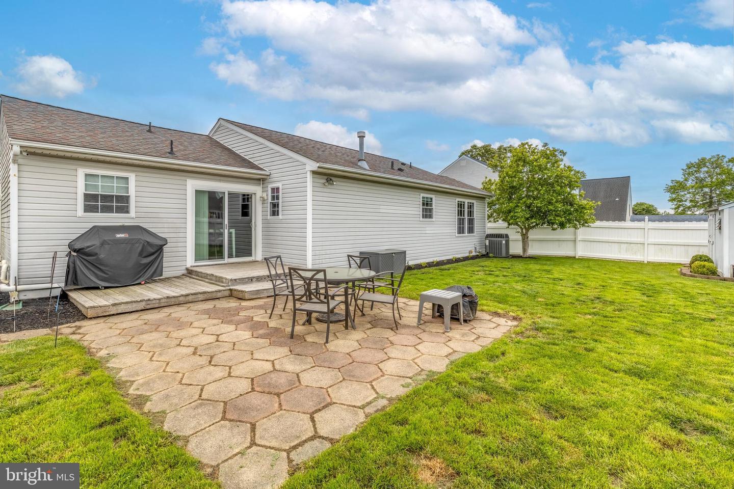 5 Patricia Cir