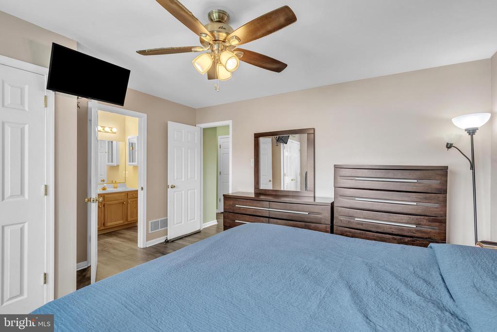 5 Patricia Cir