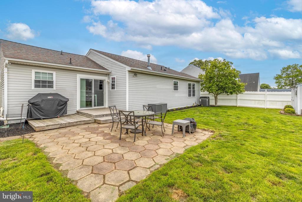 5 Patricia Cir