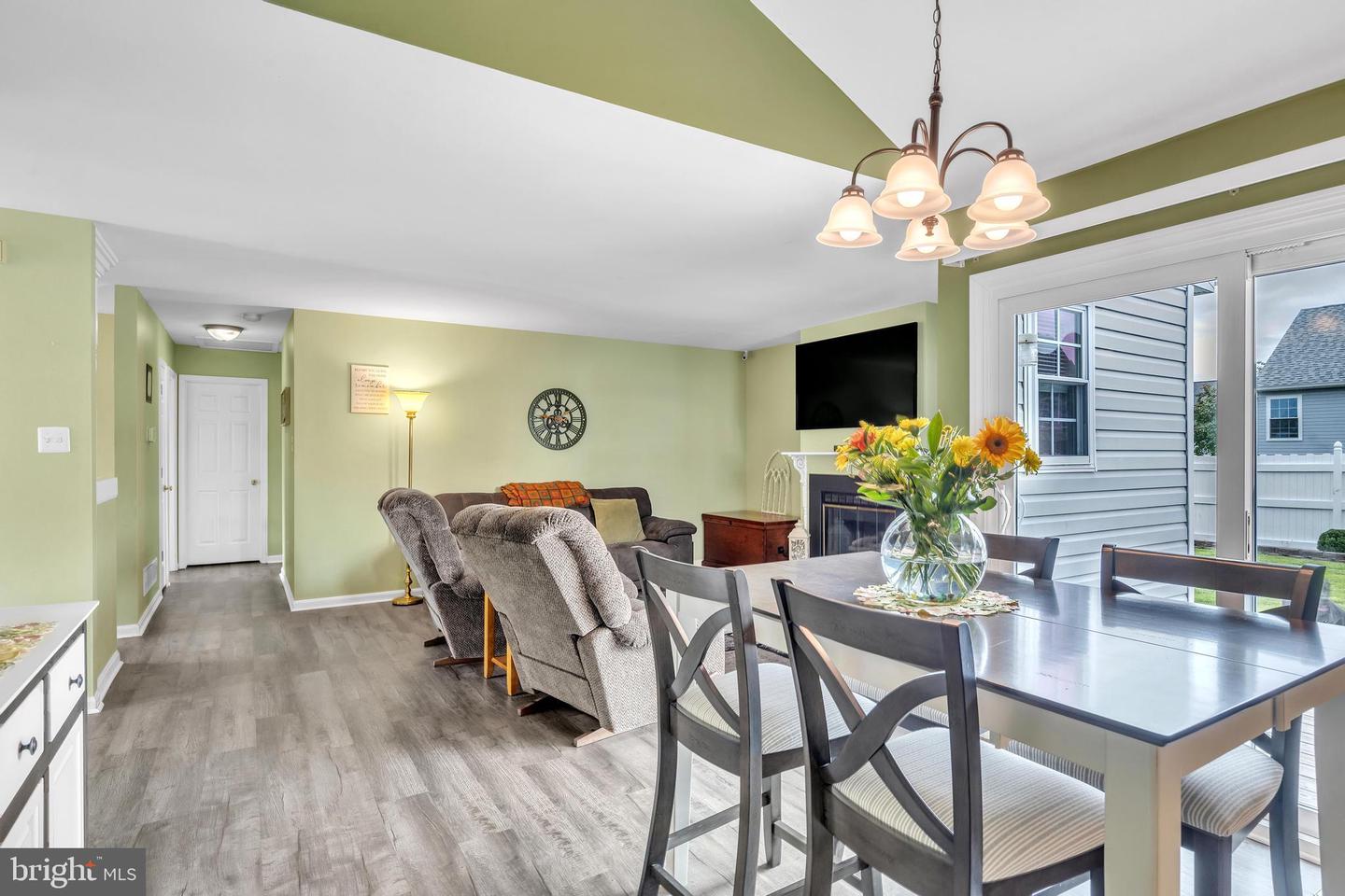 5 Patricia Cir