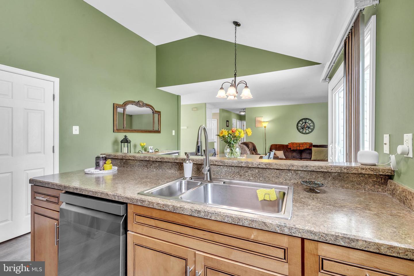 5 Patricia Cir