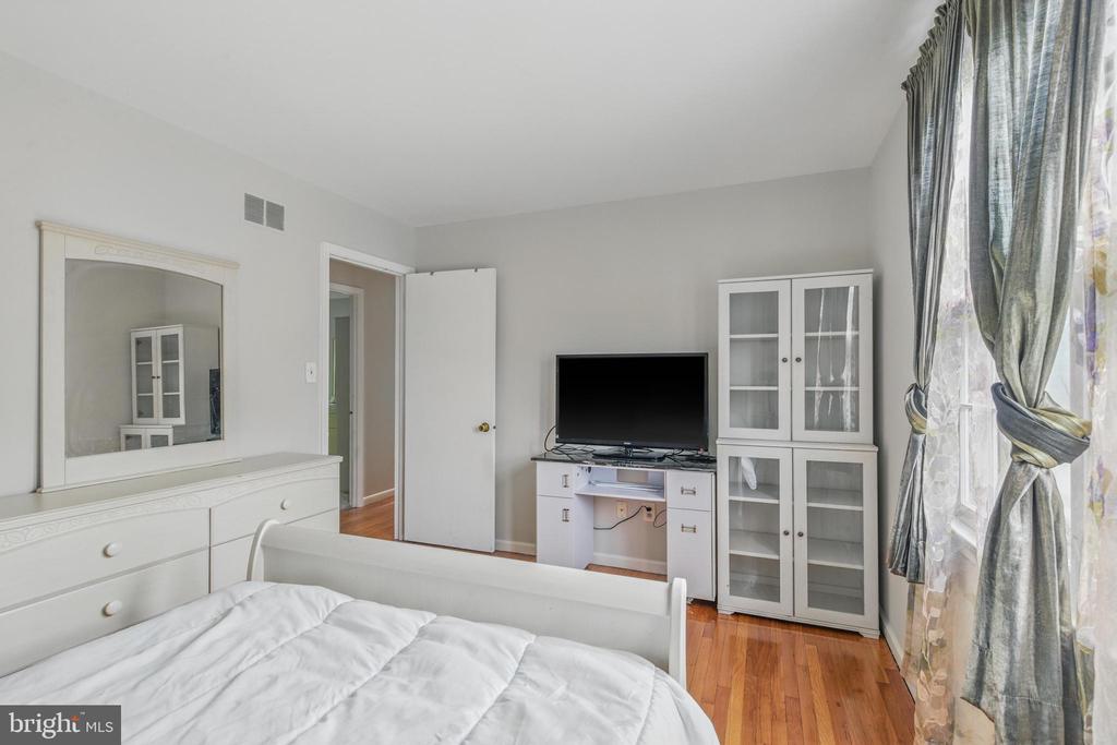 19 Melanie Dr