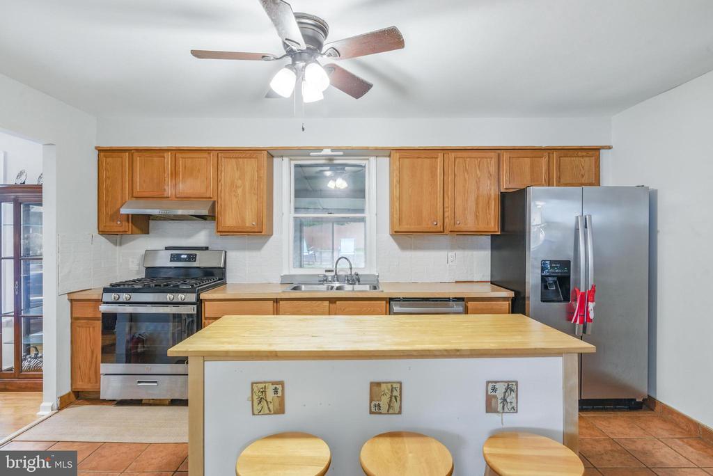 19 Melanie Dr