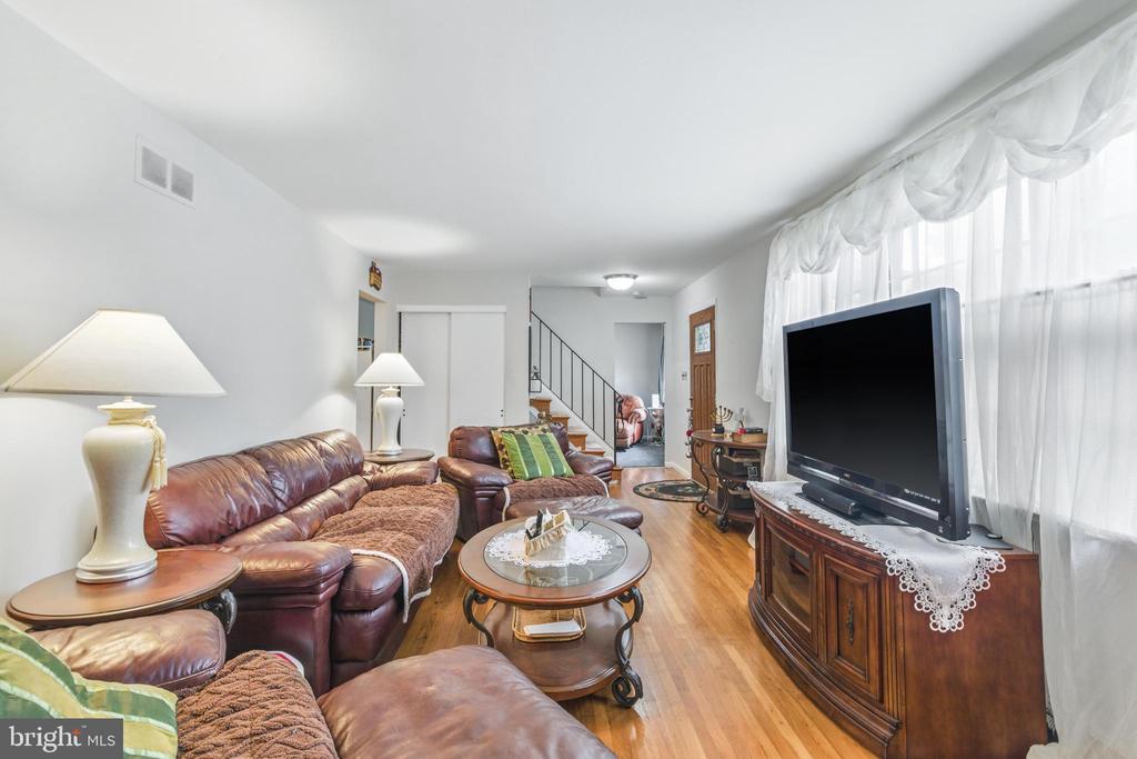19 Melanie Dr
