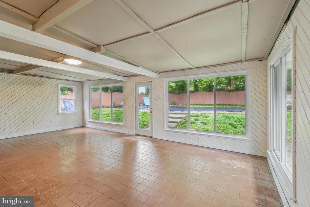 19 Melanie Dr