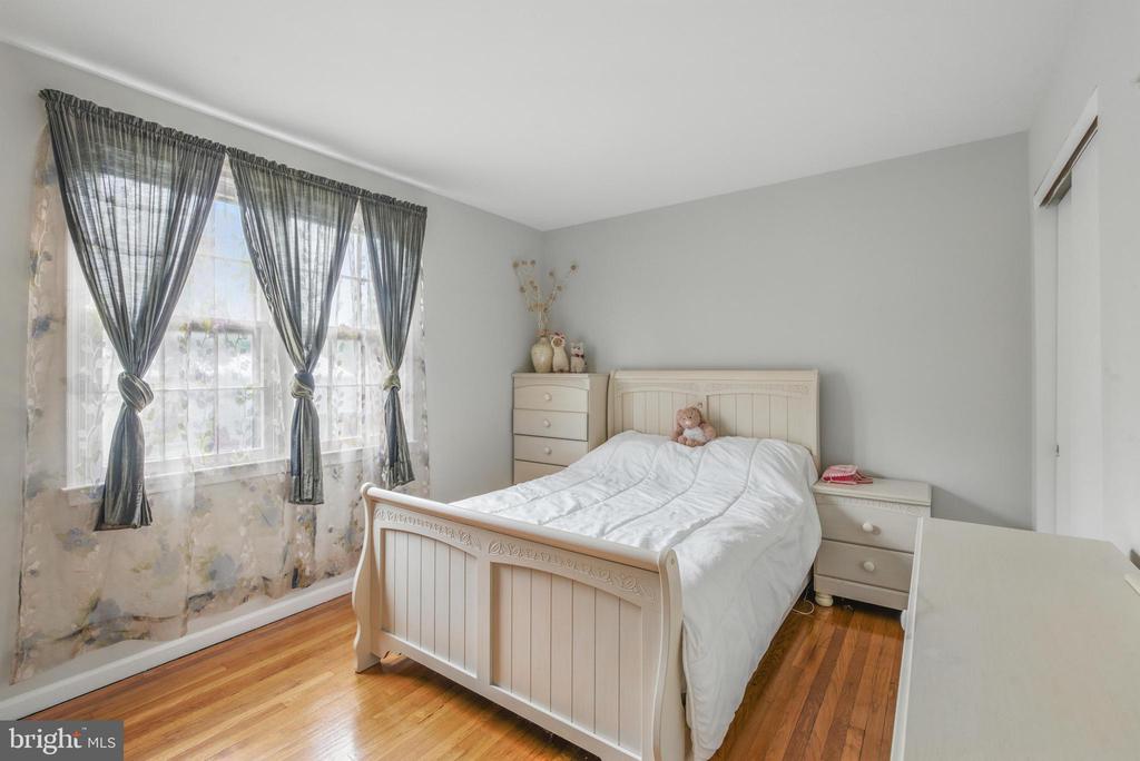 19 Melanie Dr
