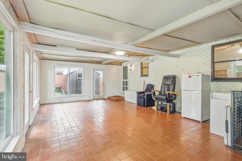 19 Melanie Dr
