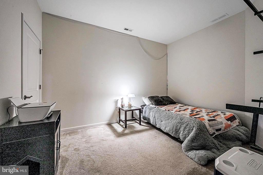 113-Unit E Main St #318