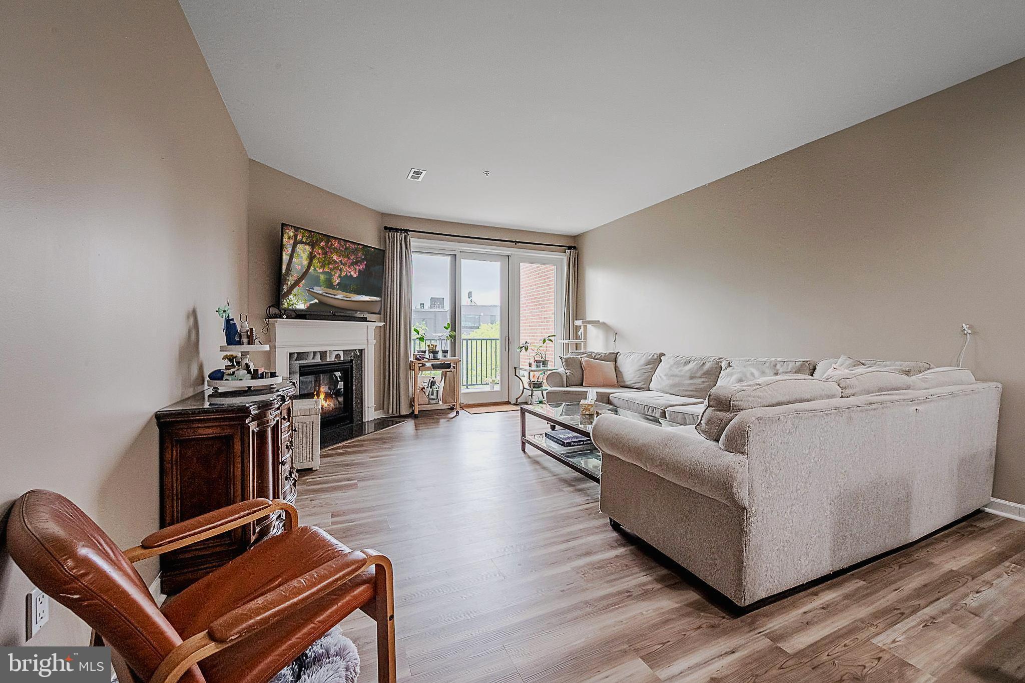 113-Unit E Main St #318