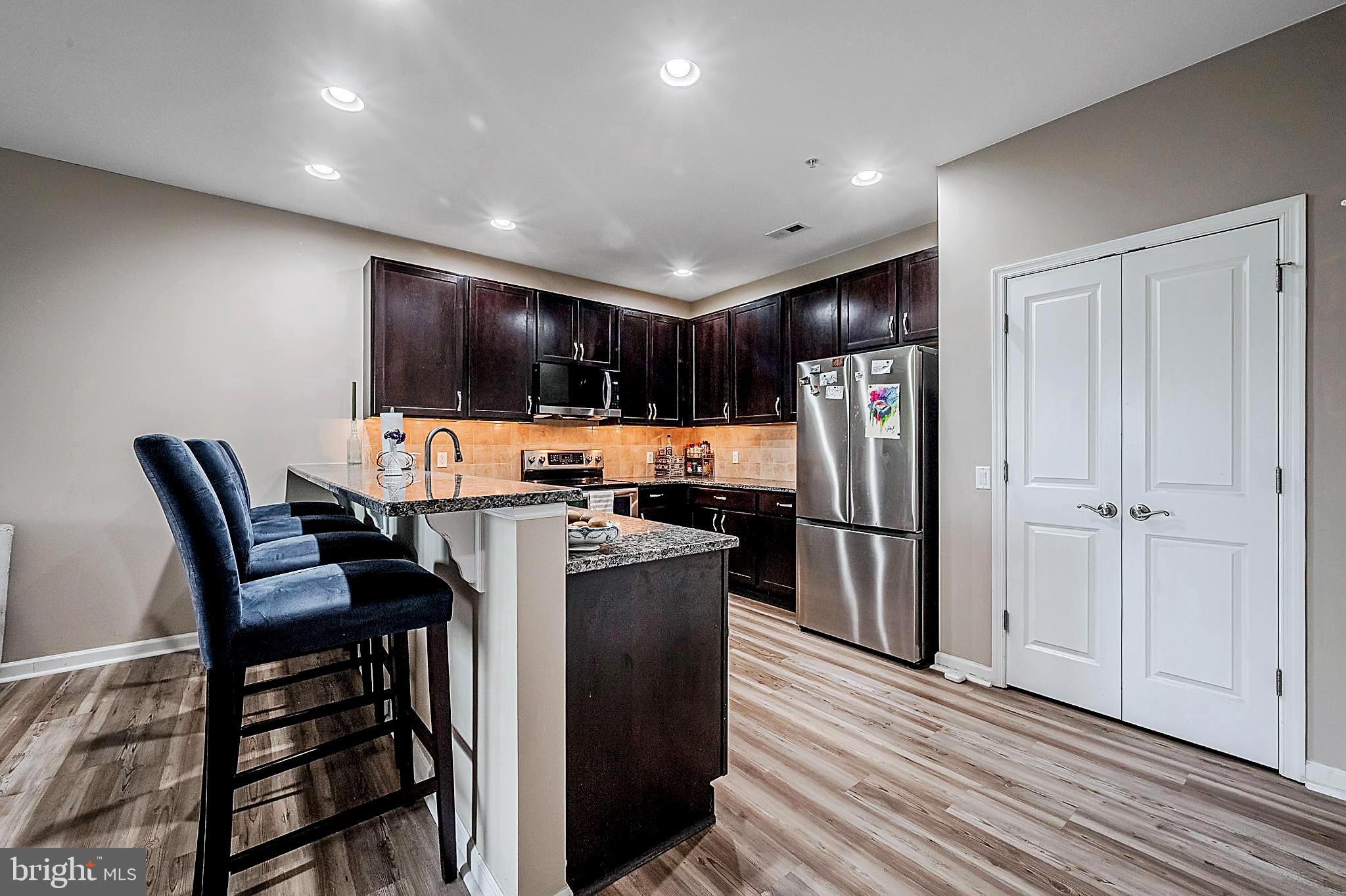 113-Unit E Main St #318