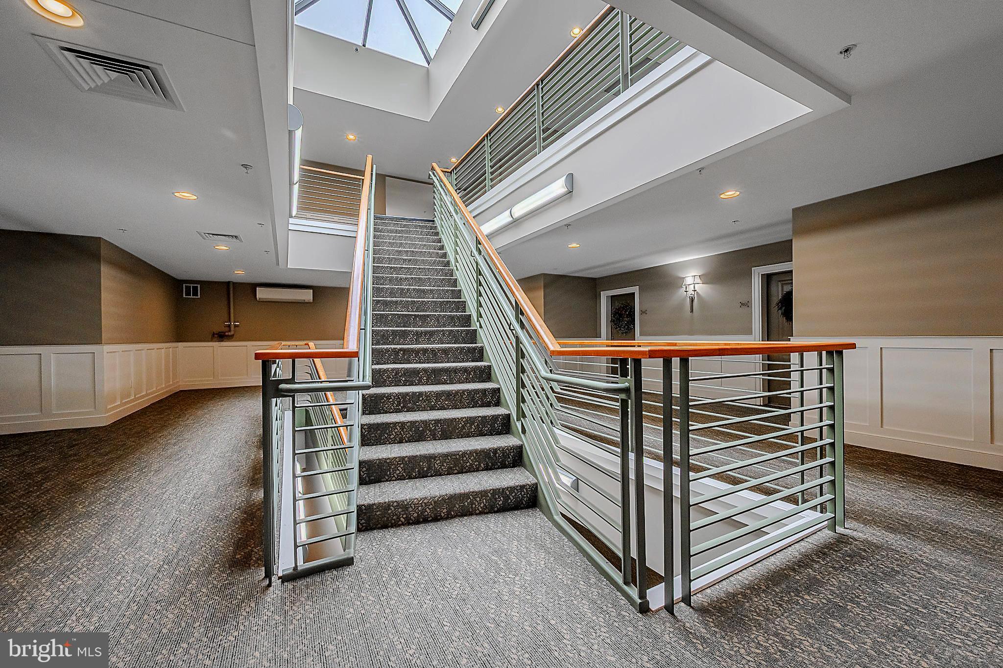 113-Unit E Main St #318