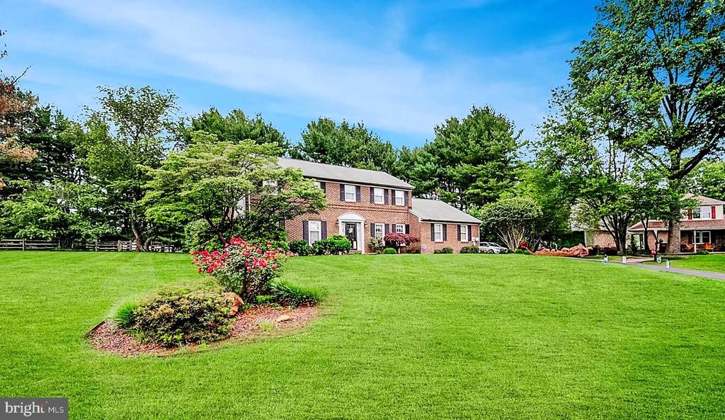 12 Pierson Dr