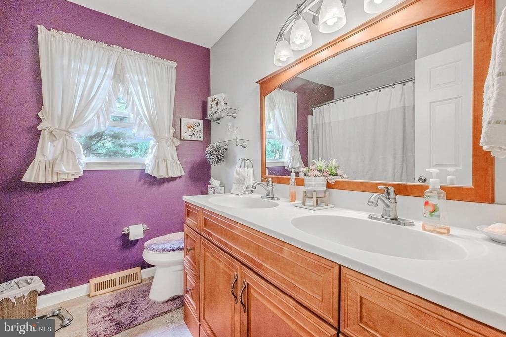 12 Pierson Dr