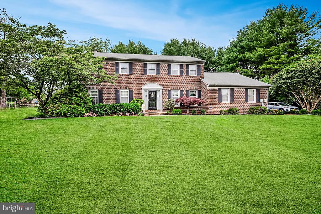 12 Pierson Dr