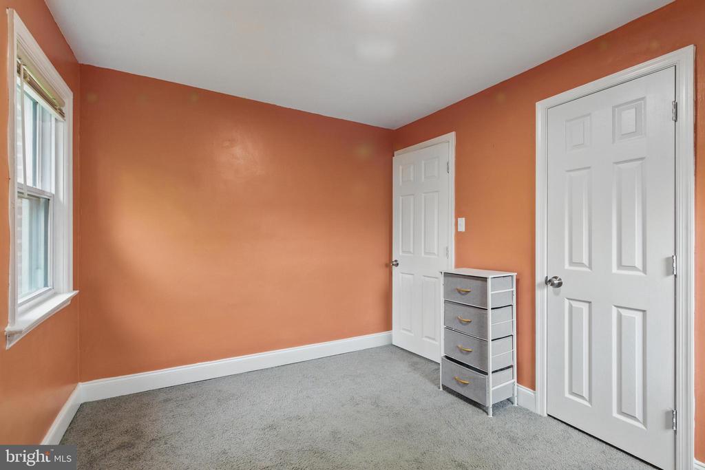 22 S Pennewell Dr
