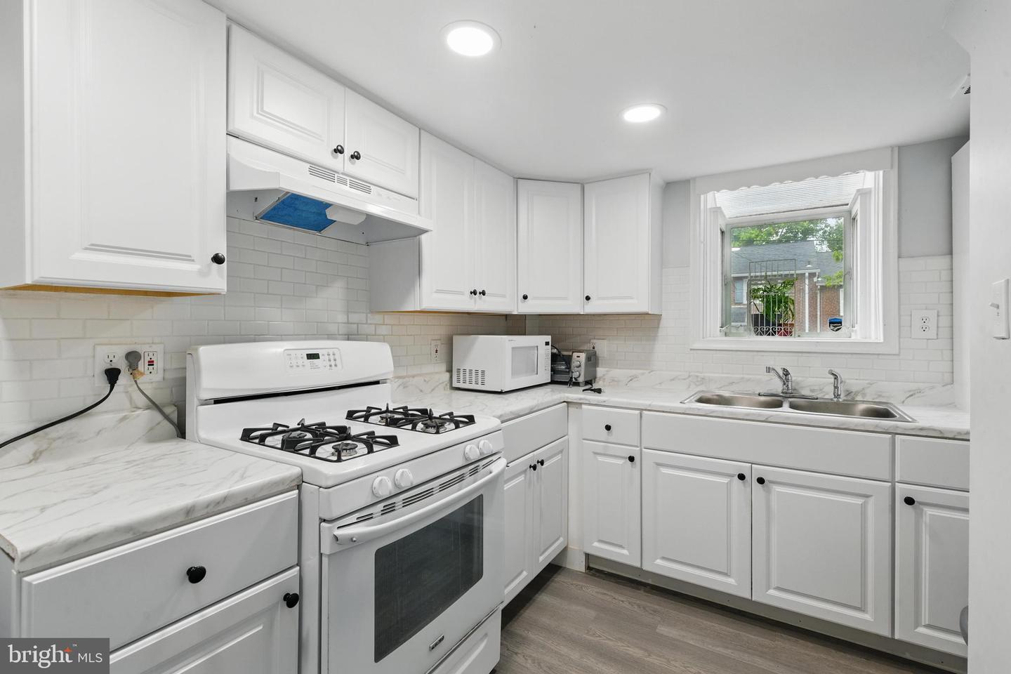 22 S Pennewell Dr