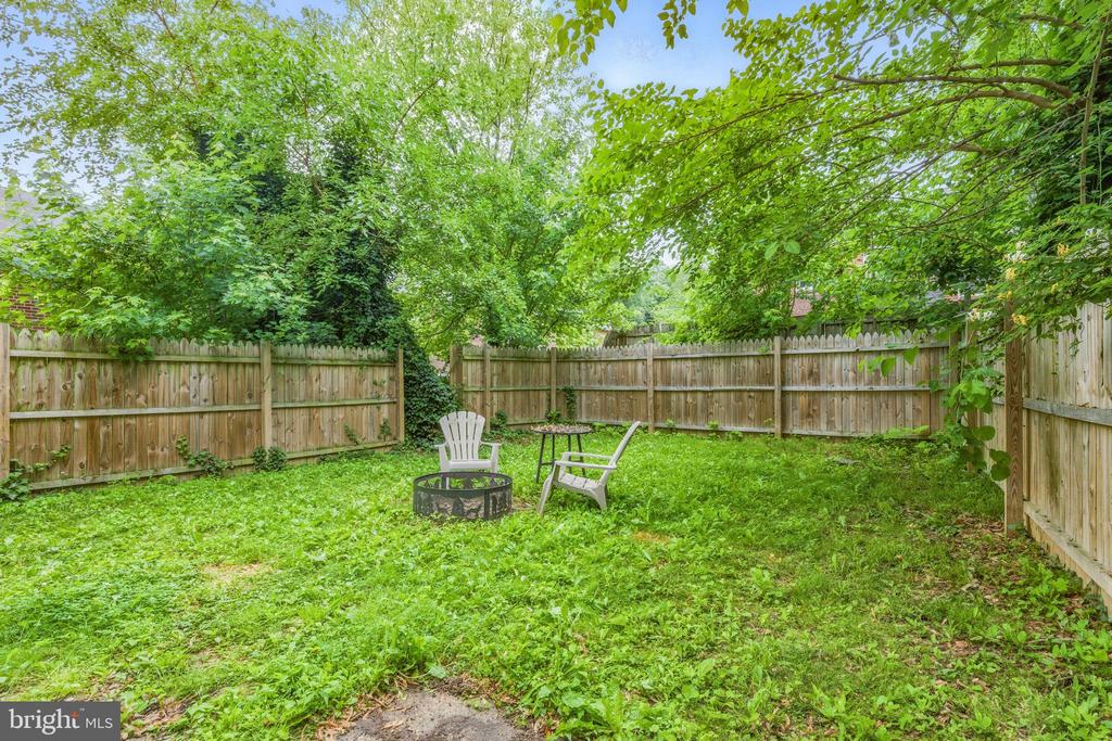 22 S Pennewell Dr