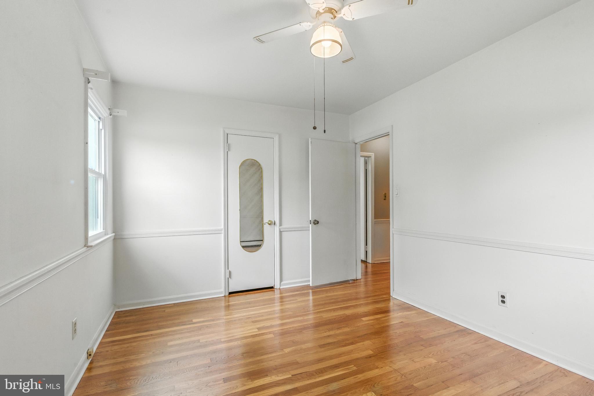 203 Meadowood Dr