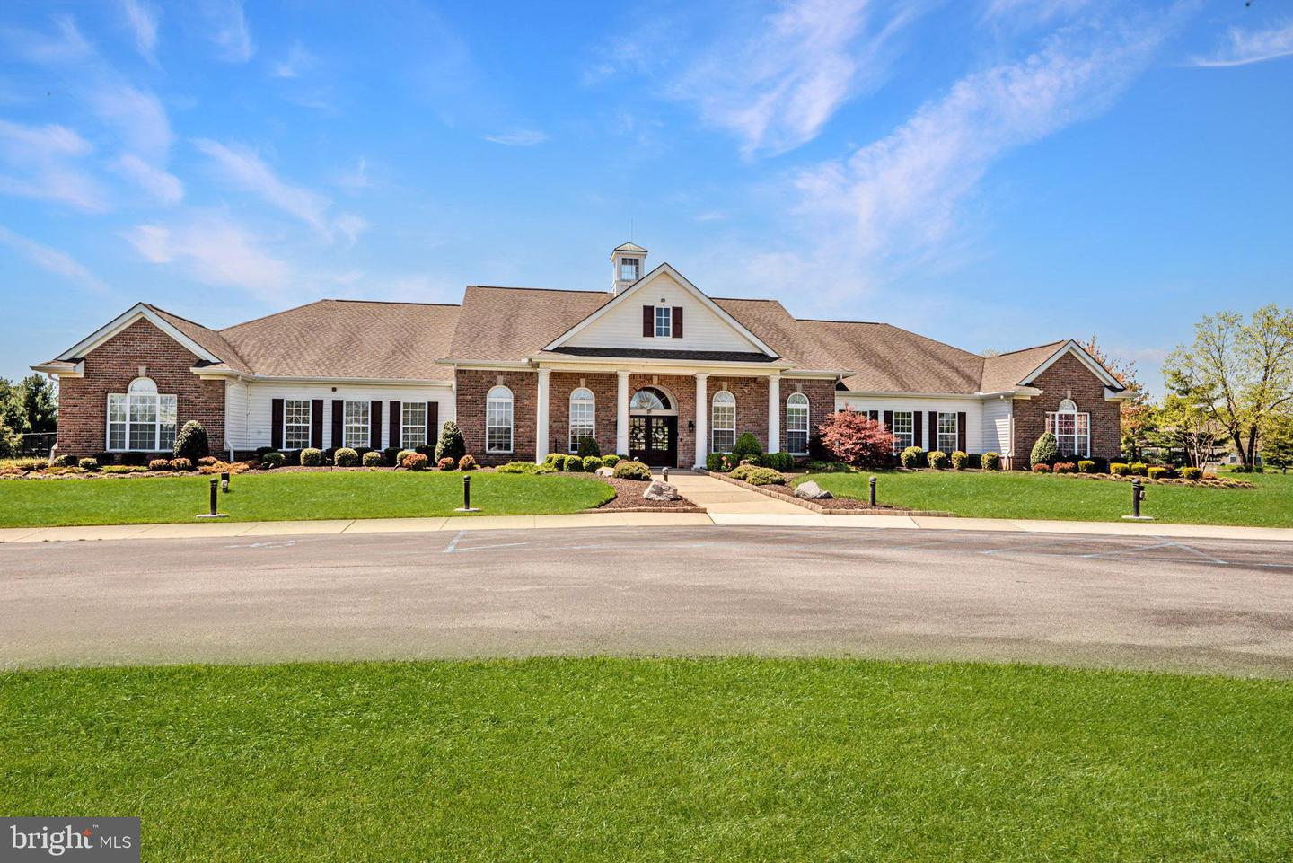 51 Springmill Dr