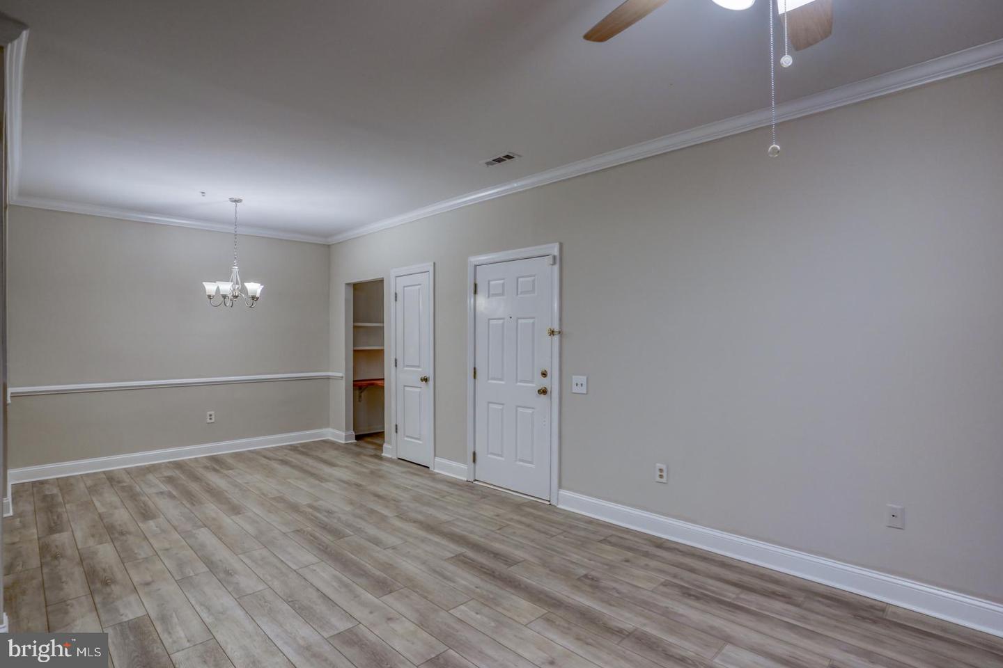 2902 Waters Edge Dr #261