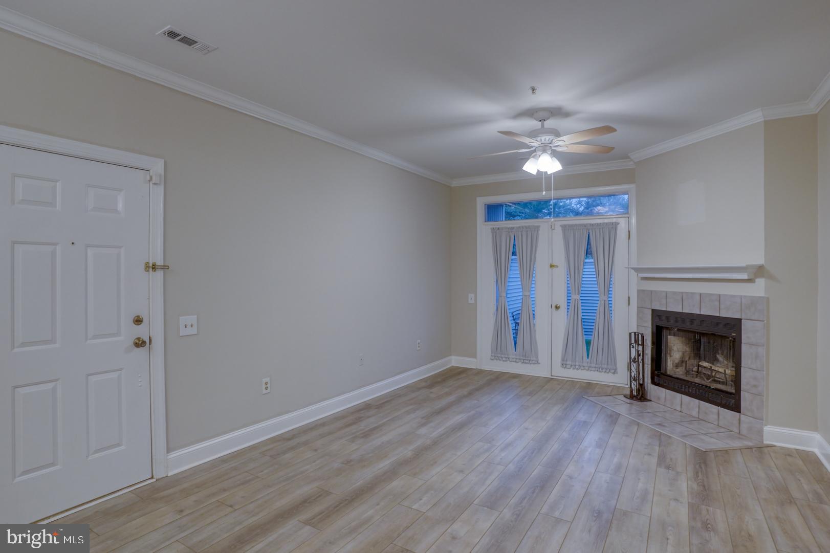 2902 Waters Edge Dr #261