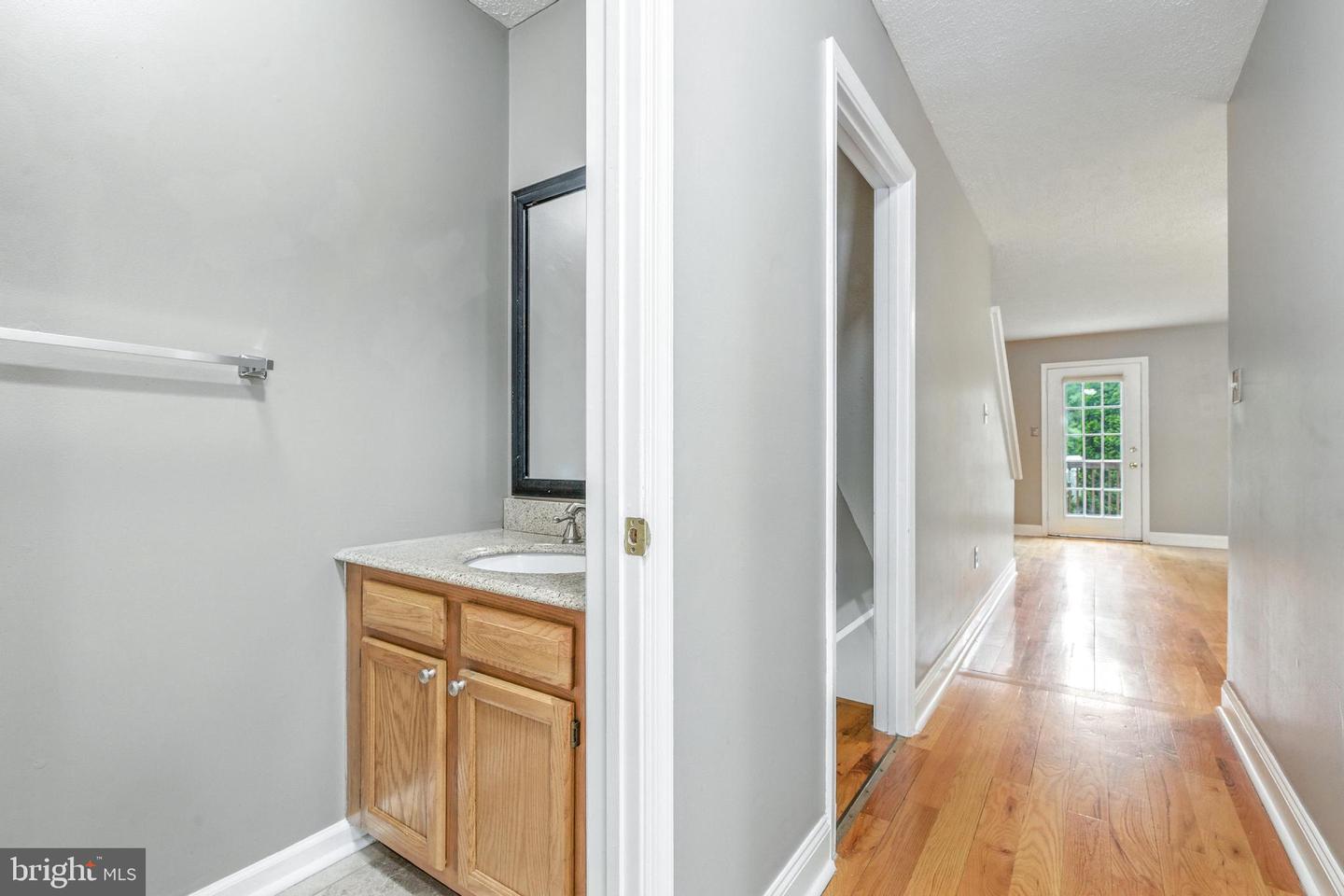 111 GATEWAY DR