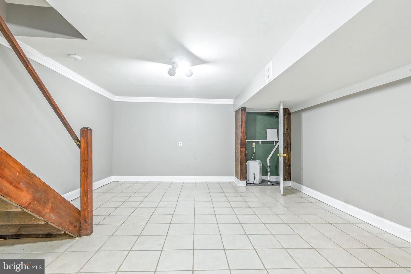 111 GATEWAY DR